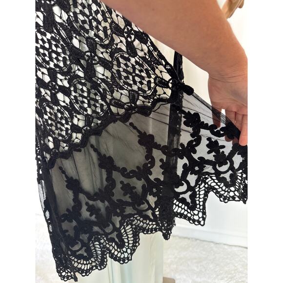 Crochet and lace sleeveless duster black origami by Vivien cardigan medium large - Picture 16 of 16